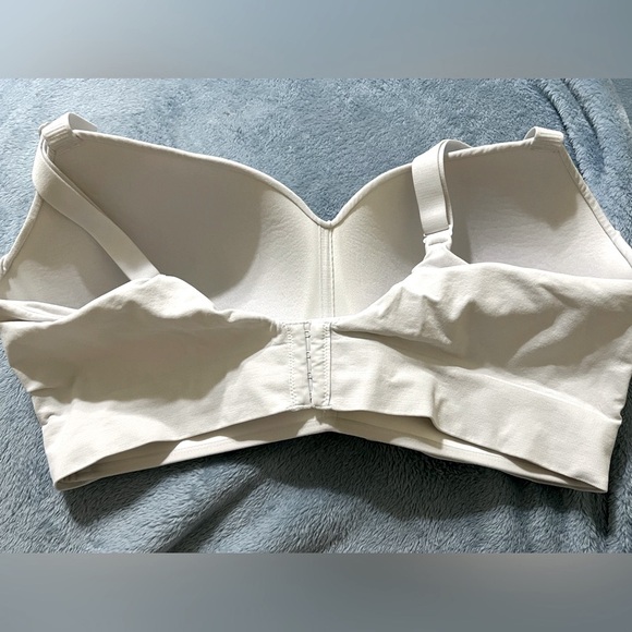 Truekind® Supportive Comfort Wireless Shaping Bra - Gently Used - White - Picture 4 of 4
